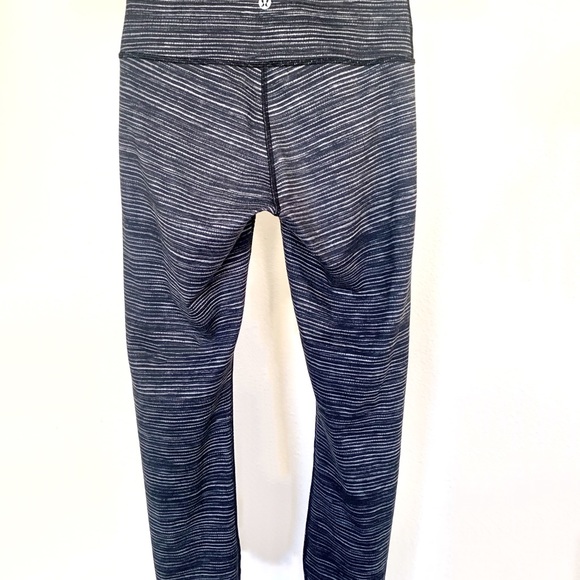 Lululemon legging - Picture 3 of 4